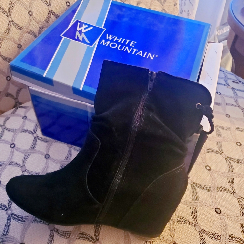 White Mountain wedge boots
